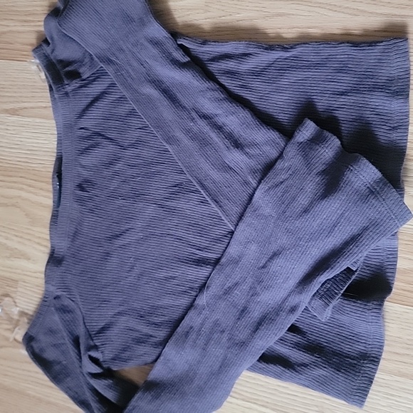 Top - Picture 2 of 2